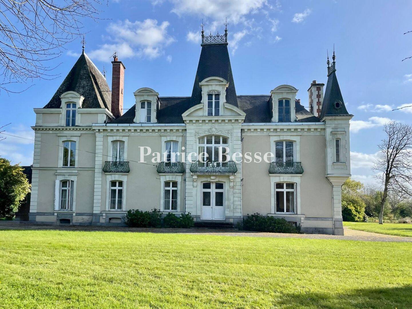 Maison 20 pièces 600 m² · à Angers · 600 m² · 850 000 €