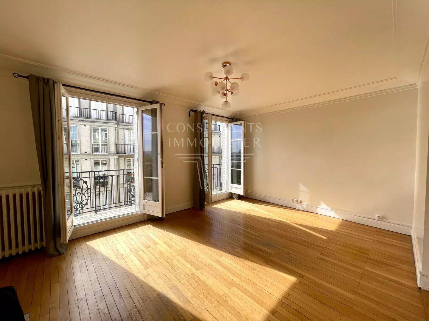 Appartement 3 pièces 63 m² · à Paris 16ème Arrondissement · 62,8 m² · 2 400 €/mois
