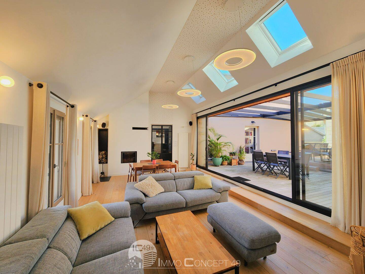 Maison 6 pièces 189 m² · à Brissac Loire Aubance · 189 m² · 499 000 €