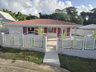 Villa à vendre 449 600 € 7 pièces 3 chambres 90 m² 429 m² de terrain Ducos 97224