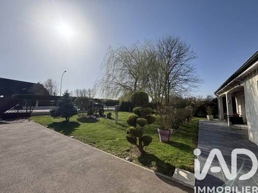 Maison de plain-pied à vendre 230 000 € 4 pièces 3 chambres 98 m² 698 m² de terrain Saint-Thibault 10800