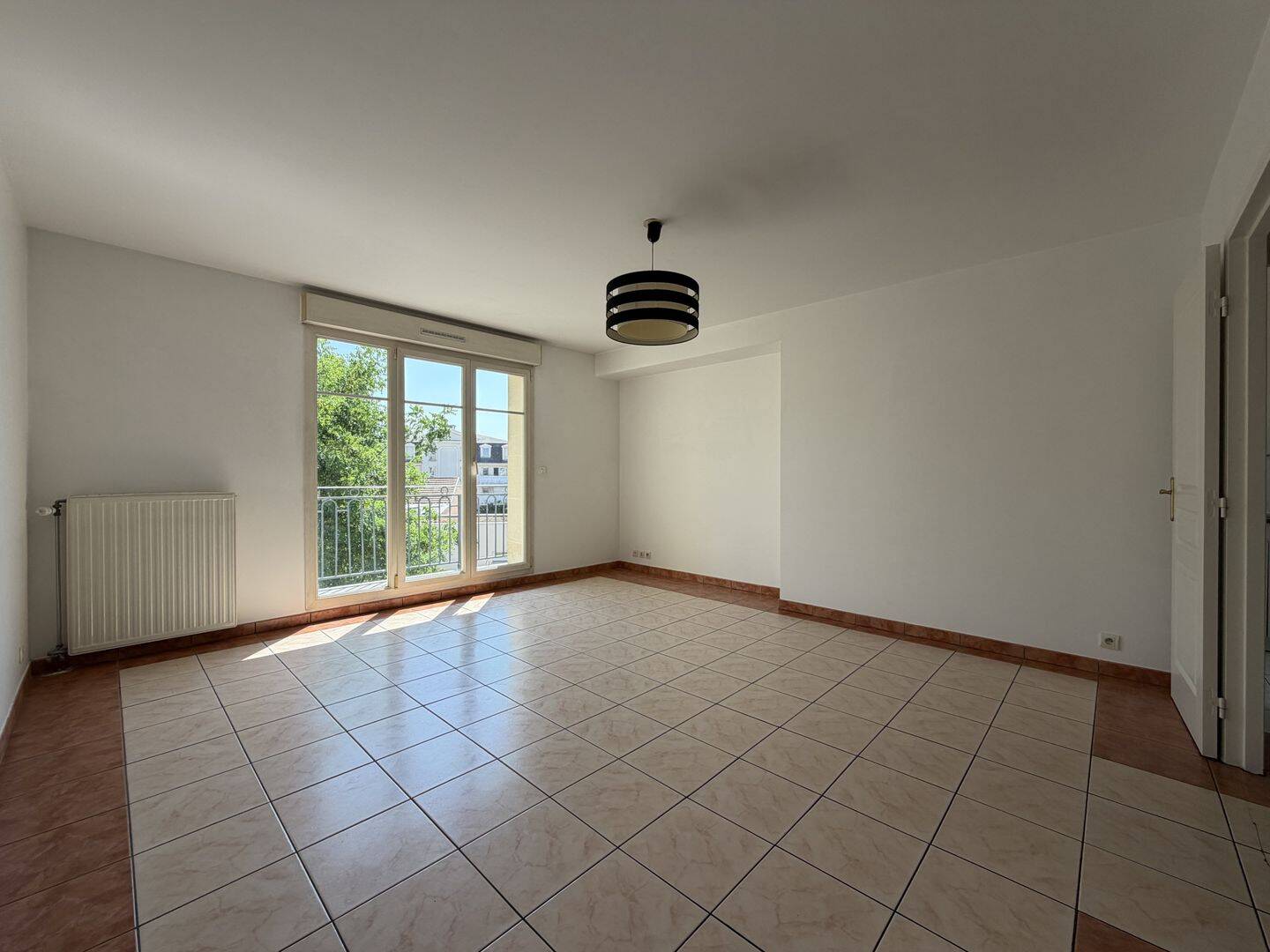 Appartement 3 pièces 63 m² · à Les Pavillons-sous-Bois · 62,9 m² · 1 115 €