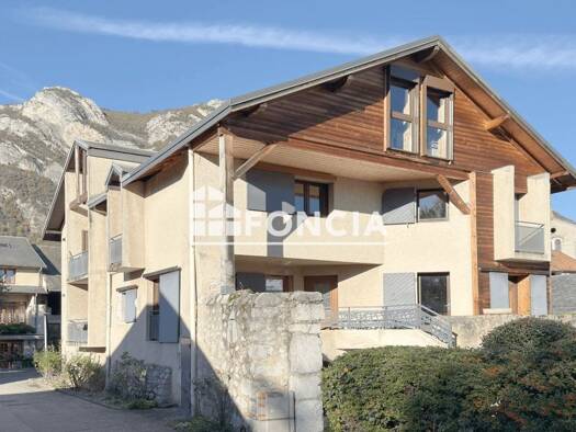 Maison à vendre 720 000 € 13 pièces 12 chambres 300 m² Saint-Pierre-de-Soucy 73800