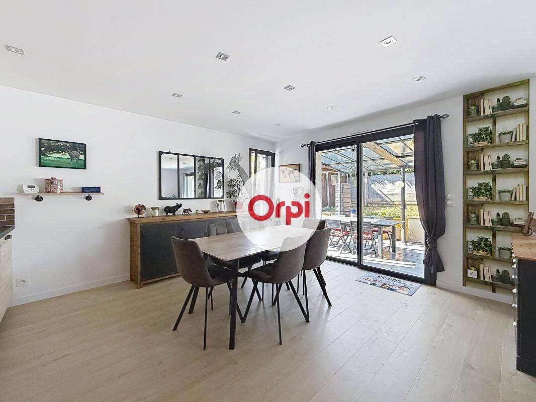 Maison 5 pièces 117 m² · à Theix-Noyalo · 117 m² · 429 000 €