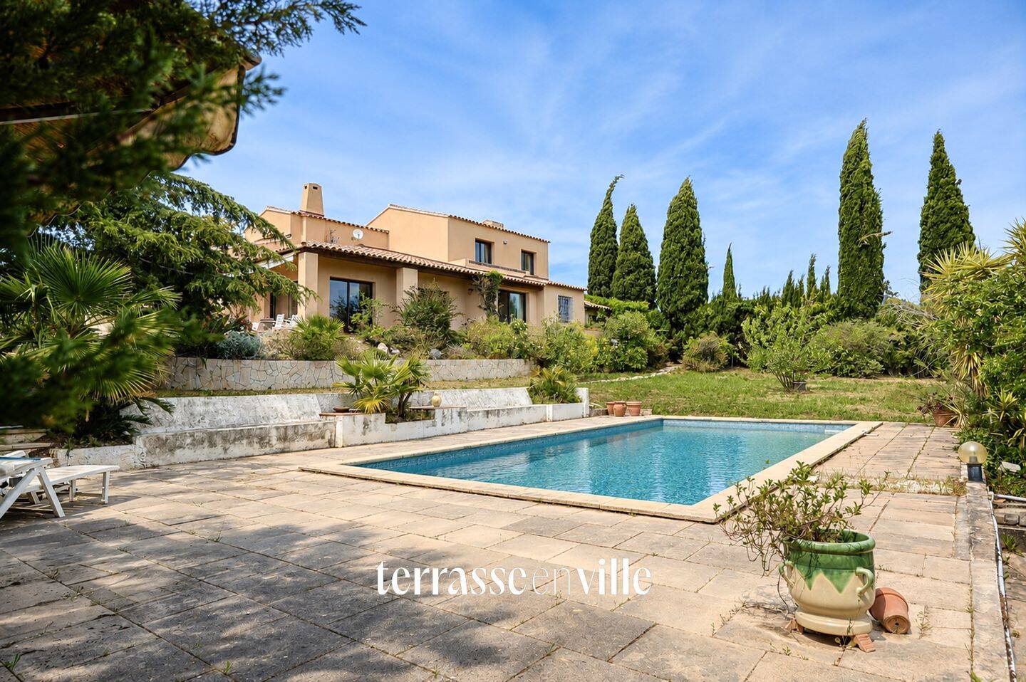 Maison 8 pièces 217 m² · à Sanary-sur-Mer · 217 m² · 1 976 000 €