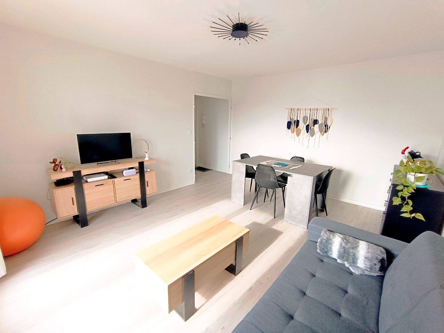 Appartement 2 pièces 52 m² · à La Tour-de-Salvagny · 52 m² · 225 000 €