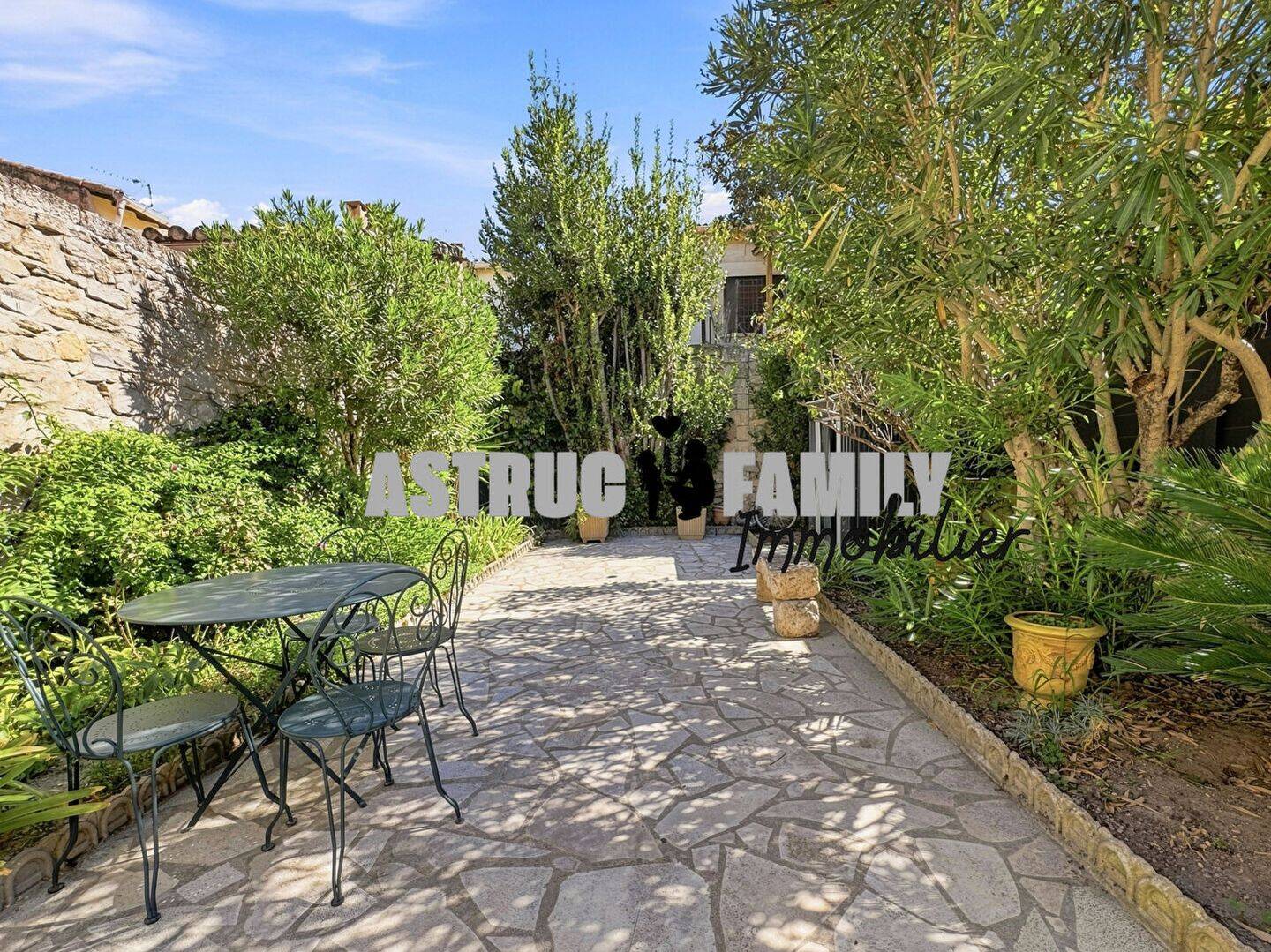 Maison 5 pièces 122 m² · à Saint-Laurent-d'Aigouze · 122 m² · 389 000 €
