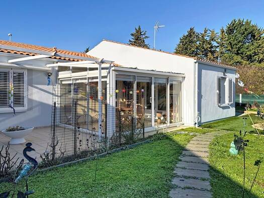 Maison de plain-pied à vendre 480 000 € 5 pièces 3 chambres 116 m² 731 m² de terrain Angoulins 17690