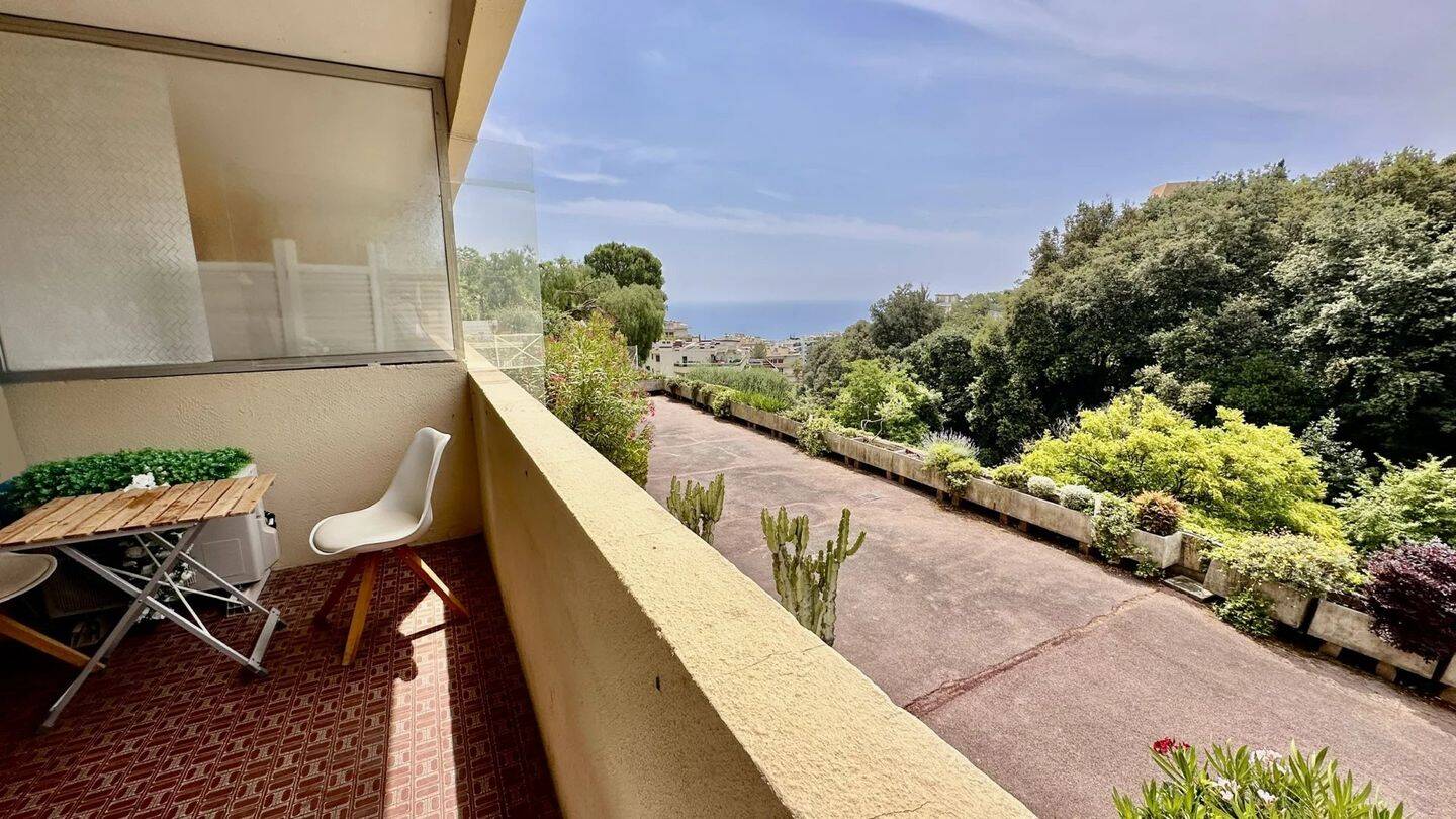 Appartement 1 pièce 28 m² · à Nice · 27,6 m² · 180 000 €