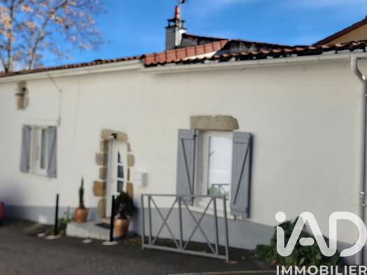 Maison à vendre 155 000 € 3 pièces 2 chambres 78 m² Vieux Pont du Chateau Pont-du-Château 63430