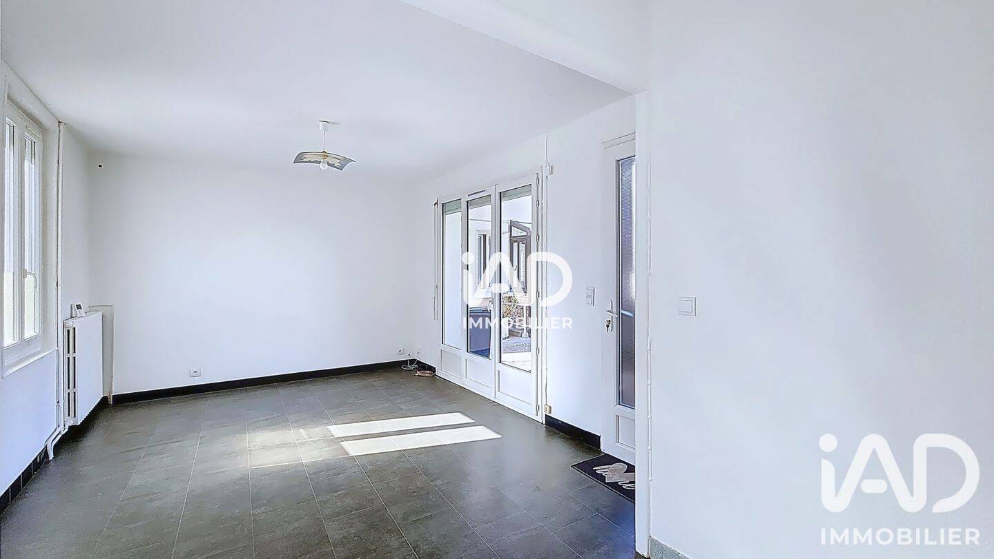 Maison 3 pièces 57 m² · à Saint-Étienne-du-Rouvray · 56,6 m² · 93 000 €
