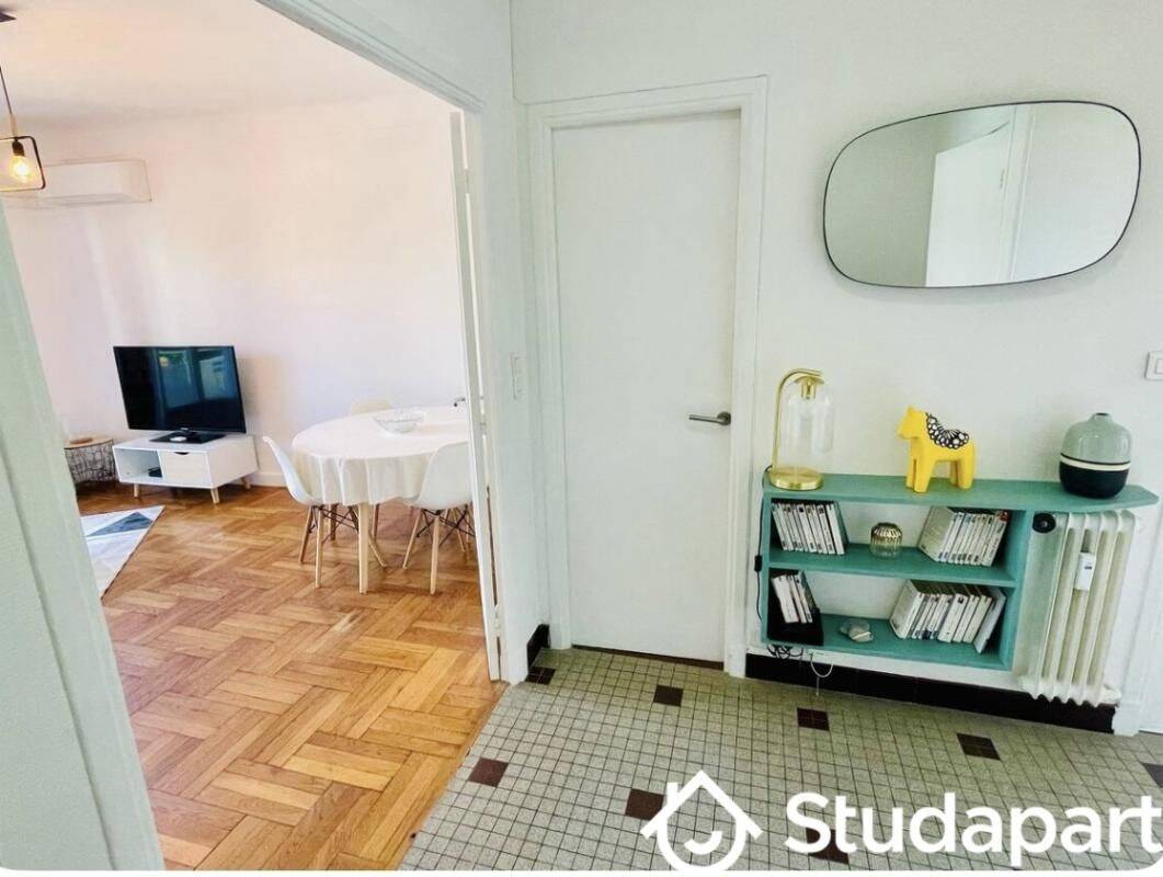 1 pièce 15 m² · à Nice · 15 m² · 700 €/mois