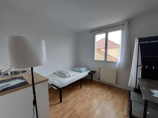 Colocation à louer 480 € 2 pièces 1 chambre 1er étage Centre Est Lieusaint 77127
