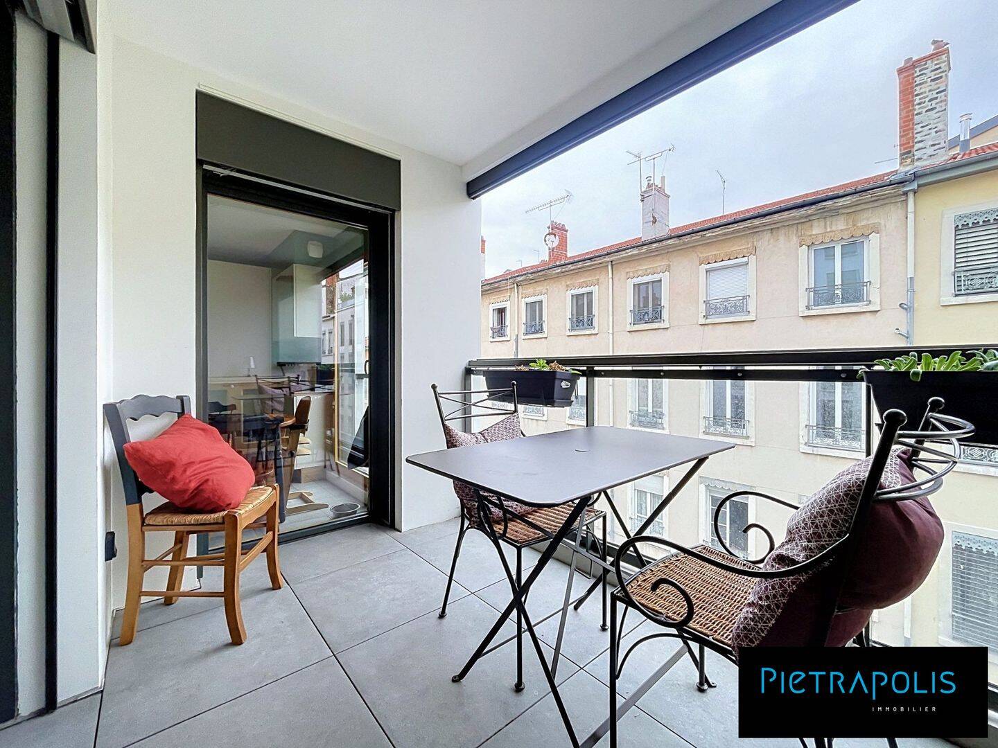 Appartement 3 pièces 65 m² · à Lyon 7ème Arrondissement · 64,8 m² · 379 000 €
