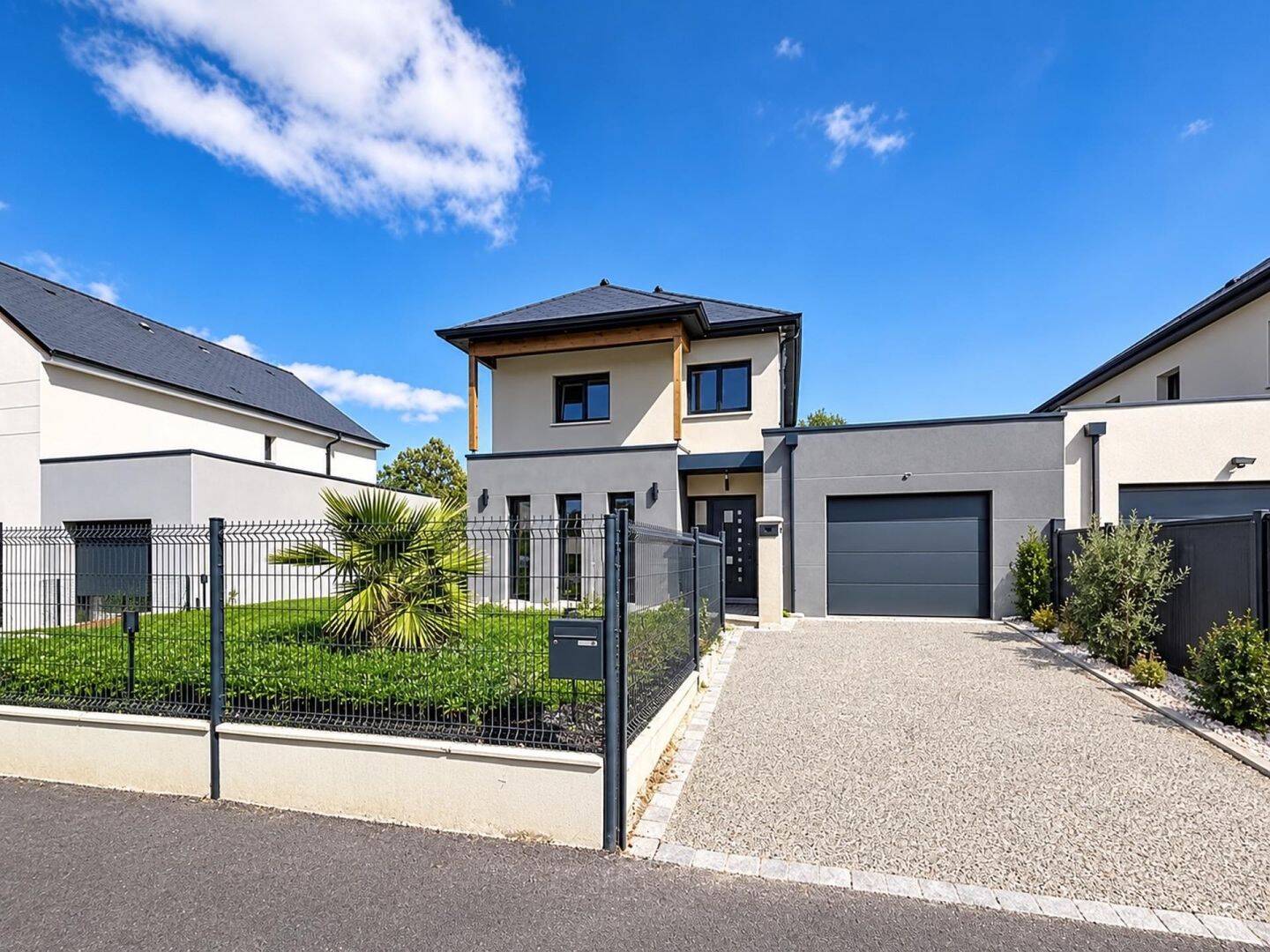 Maison 6 pièces 120 m² · à Éterville · 120 m² · 350 000 €