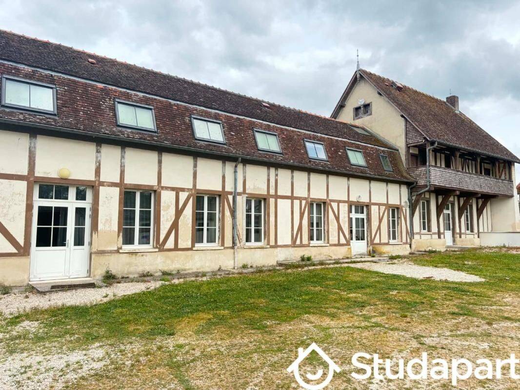1 pièce 15 m² · à Sainte-Maure · 15 m² · 395 €/mois