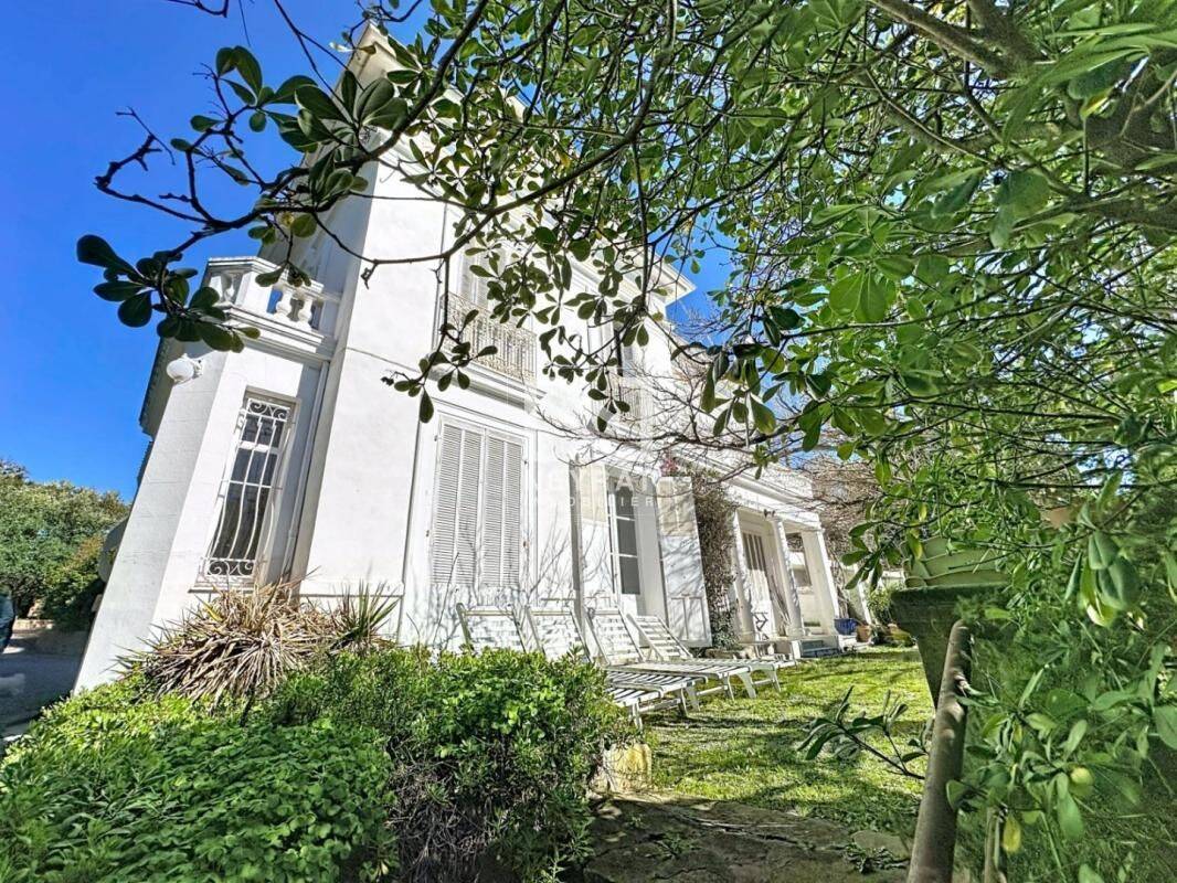 Maison 6 pièces 284 m² · à Saint-Raphaël · 284 m² · 4 900 000 €