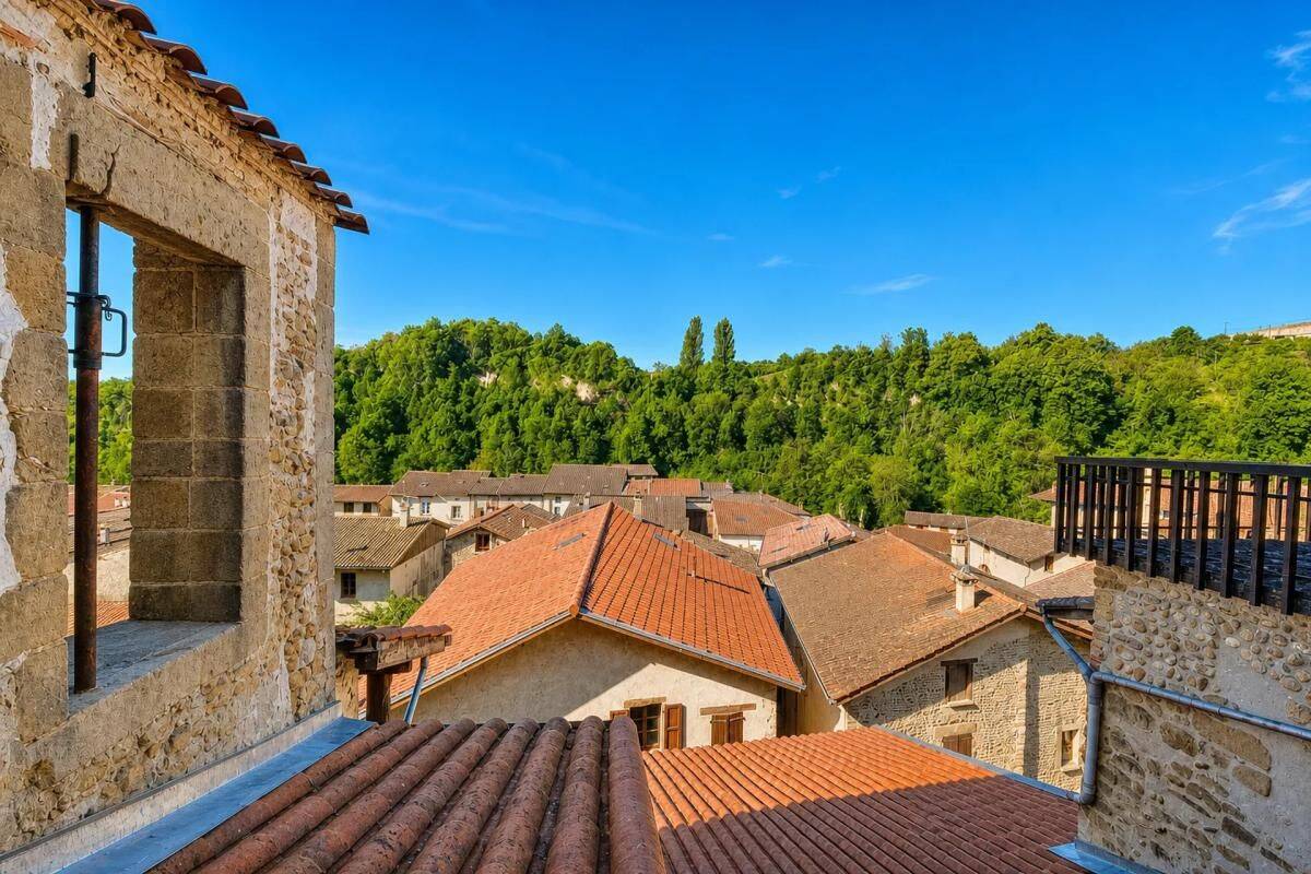 Maison 4 pièces 190 m² · à Saint-Antoine-l'Abbaye · 190 m² · 190 000 €