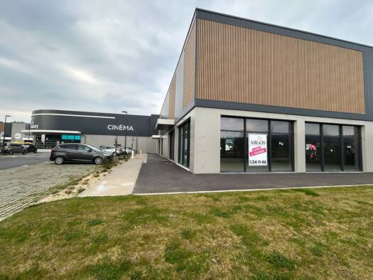 Local commercial à louer 4 125 € 319 m² de surface de vente Keralan-Zone Industrielle du Bois Noir Landerneau 29800