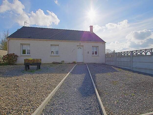 Maison à vendre 180 000 € 4 pièces 3 chambres 77,6 m² 1 382 m² de terrain Méharicourt 80170