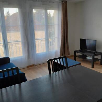 Appartement à louer 450 € 1 pièce 34 m² Étage 2/3 La Roche-Posay 86270