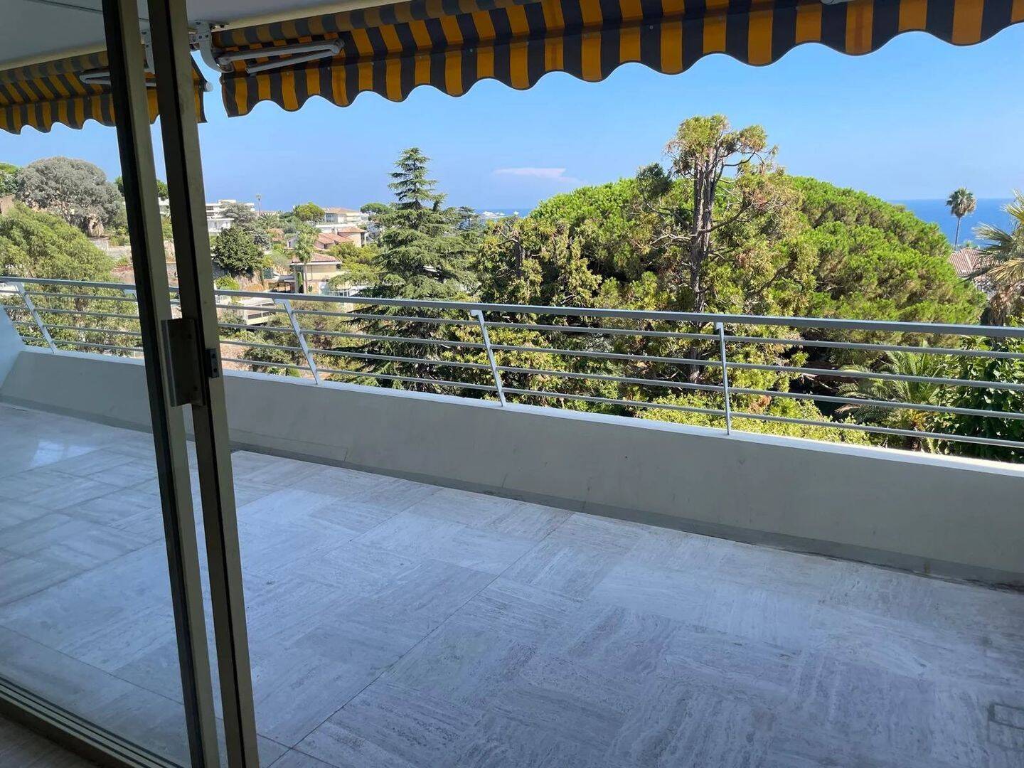 Appartement 4 pièces 77 m² · à Cannes · 77,4 m² · 2 300 €/mois