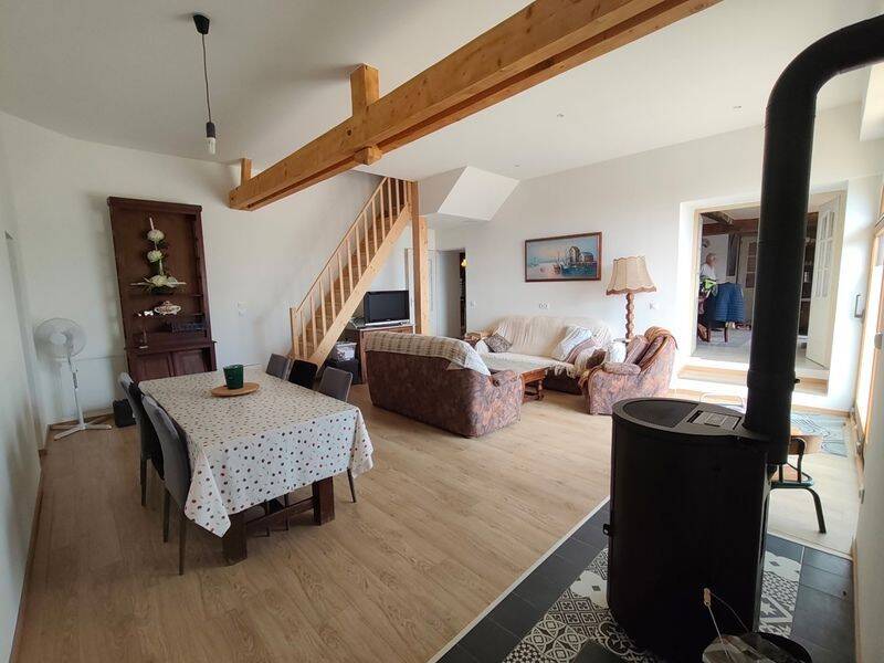Maison 8 pièces 173 m² · à Esboz-Brest · 173 m² · 150 000 €