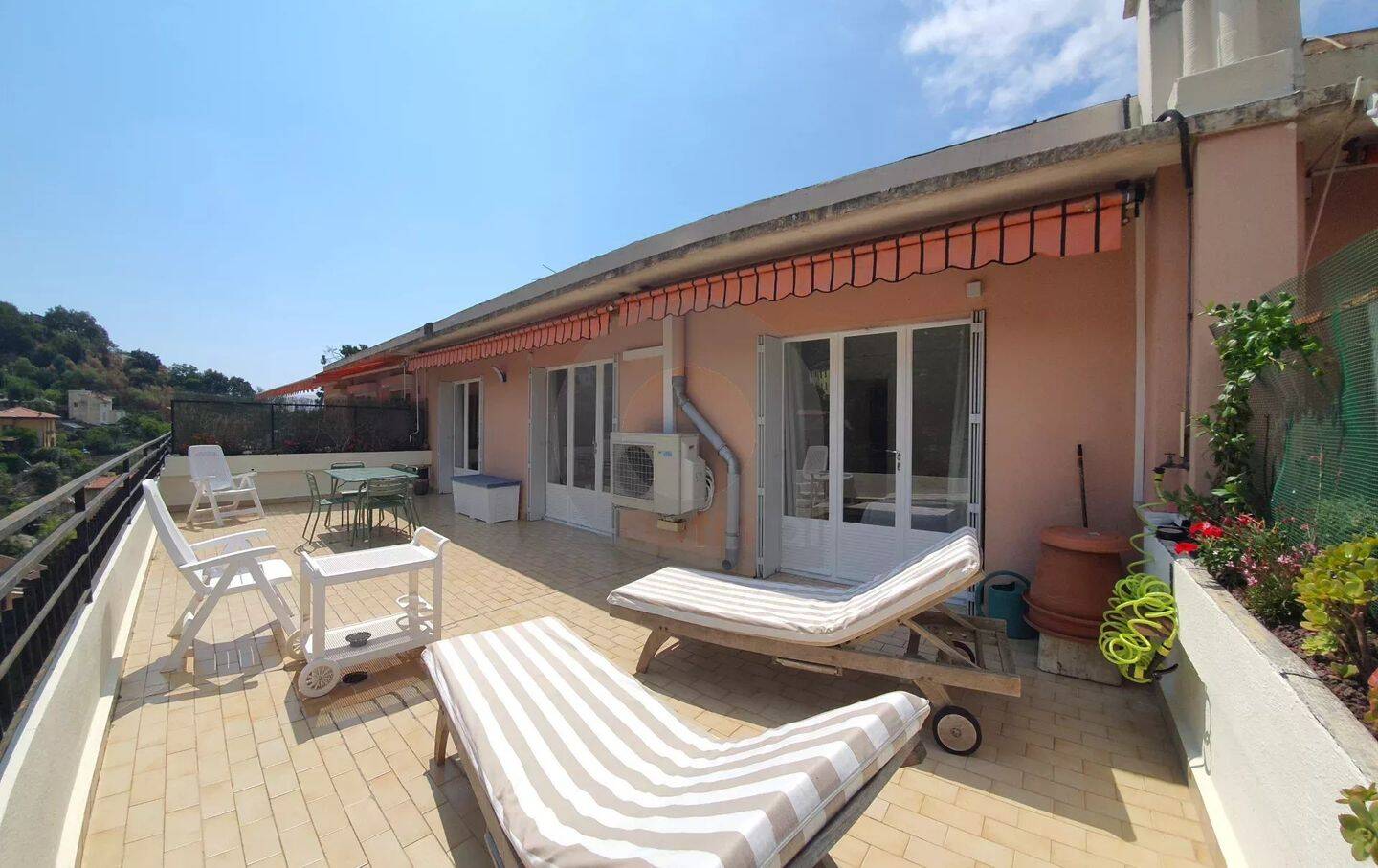 Appartement 3 pièces 69 m² · à Menton · 68,5 m² · 1 450 €
