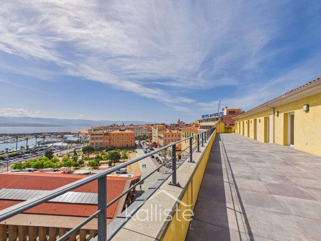 Appartement 7 pièces 322 m² · à Ajaccio · 322 m² · 3 500 000 €