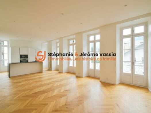 Appartement à vendre 378 950 € 4 pièces 2 chambres 82 m² Étage 1/3 Bagnères-de-Luchon 31110
