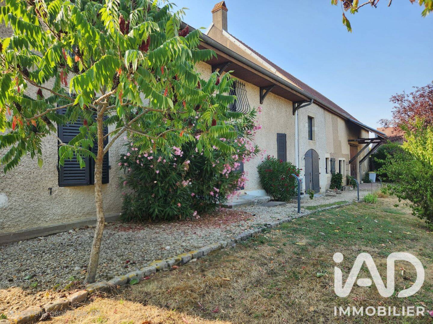 Maison 6 pièces 177 m² · à Étevaux · 177 m² · 359 000 €