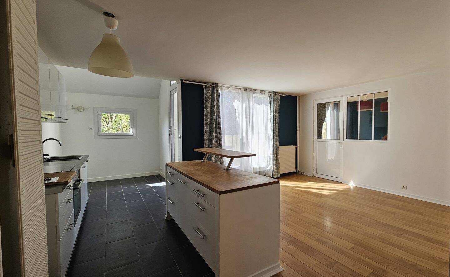 Appartement 4 pièces 78 m² · à Évry-Courcouronnes · 77,9 m² · 1 250 €