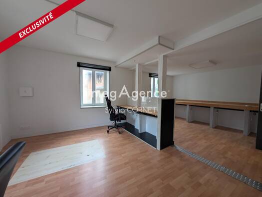 Immeuble à vendre 175 000 € 153 m² Tenay 01230