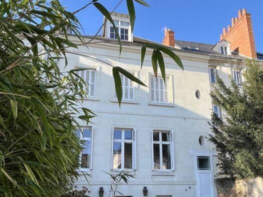 Maison à vendre 1 084 000 € 9 pièces 5 chambres 270 m² 306 m² de terrain Tours 37000