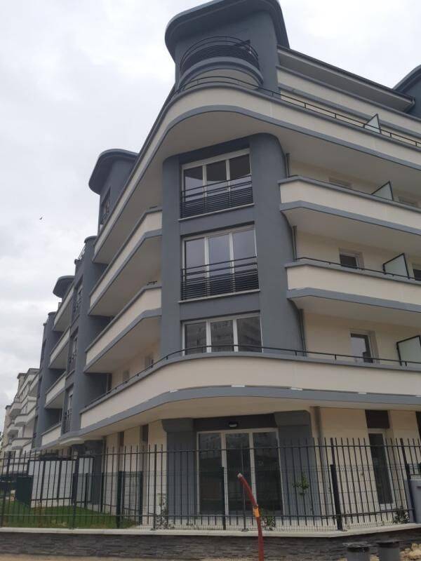 Appartement 1 pièce 27 m² · à Thiais · 27 m² · 542 €