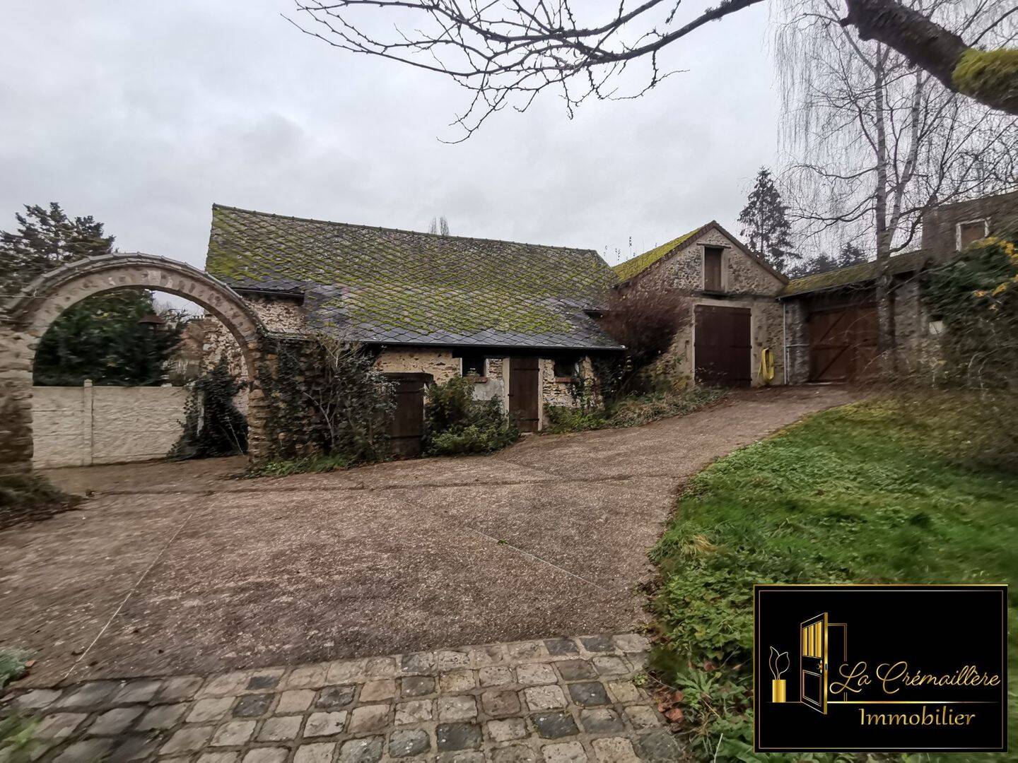 Maison 6 pièces 250 m² · à Sermaise · 250 m² · 379 000 €