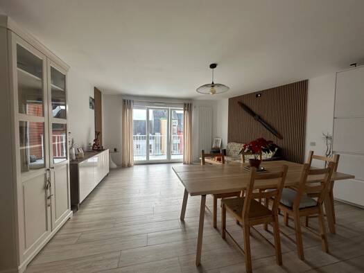 Appartement à vendre 354 700 € 5 pièces 4 chambres 93,3 m² Étage 4/4 Rezé 44400