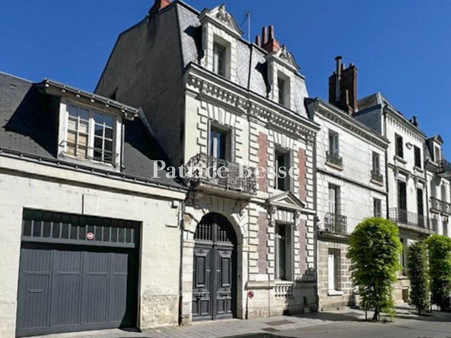 Maison 12 pièces 410 m² · à Tours · 410 m² · 1 580 000 €