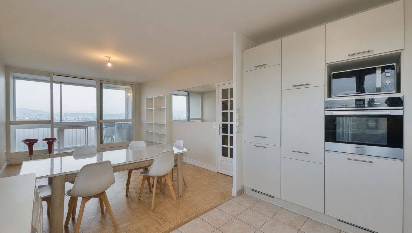 Appartement 5 pièces 102 m² · à Annecy · 101,9 m² · 390 000 €