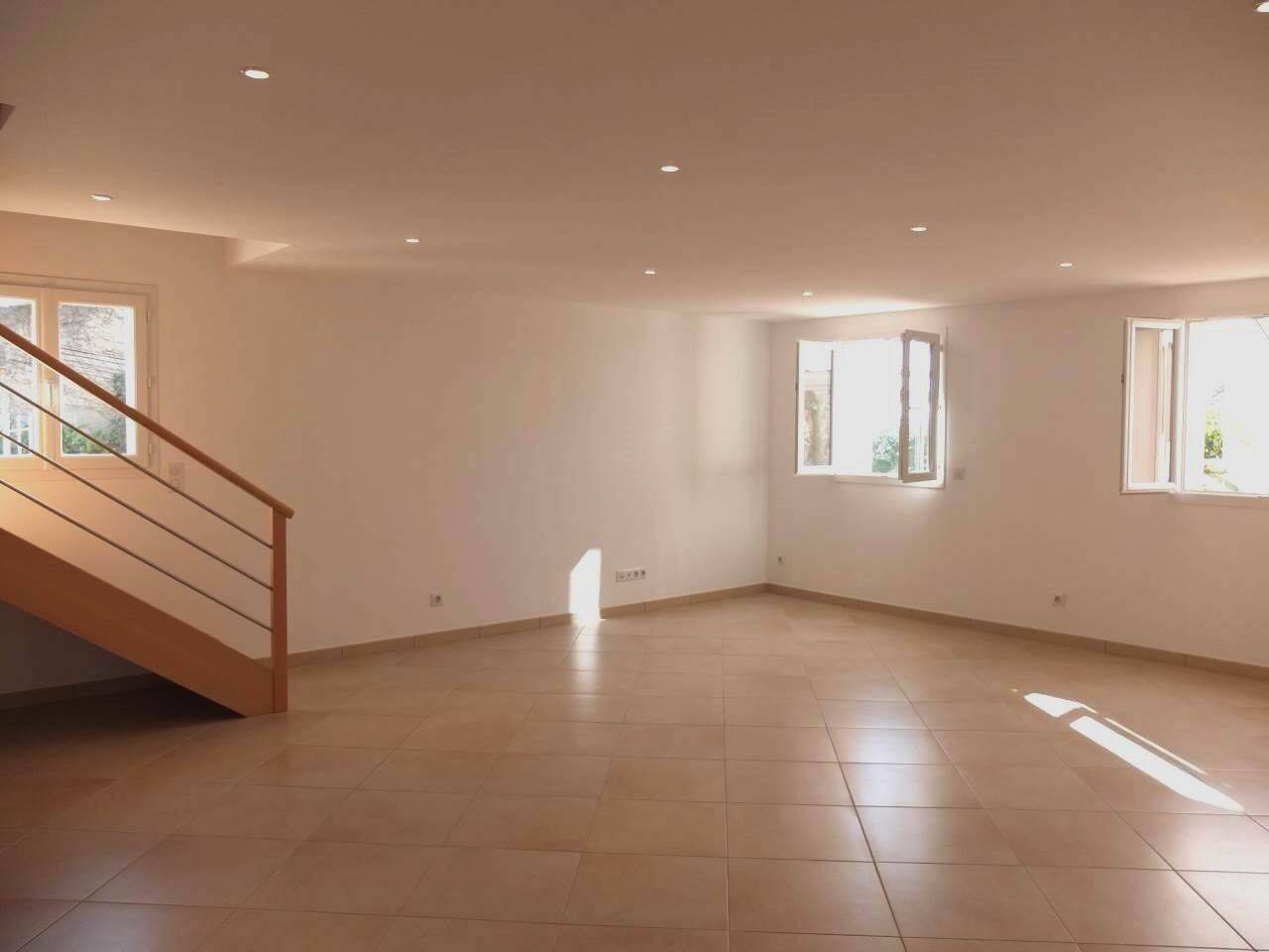 Maison 4 pièces 122 m² · à Vitrolles · 121,9 m² · 1 628 €/mois