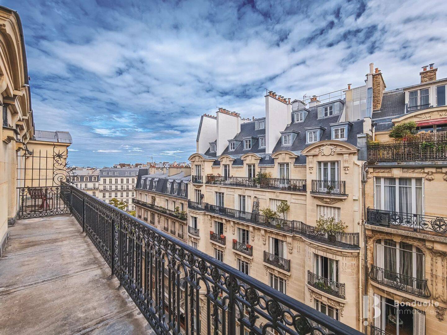 Appartement 6 pièces 174 m² · à Paris 17ème Arrondissement · 174 m² · 6 790 €/mois