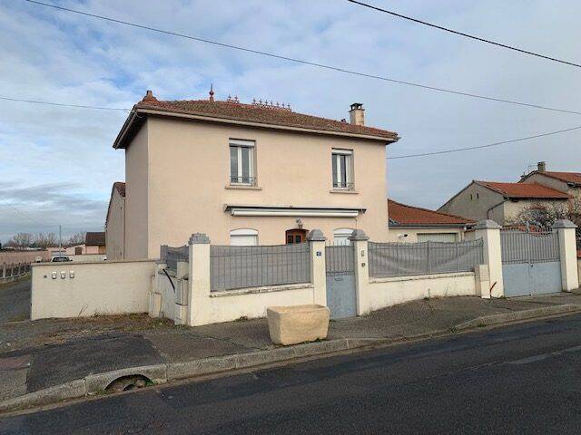 Maison 3 pièces 73 m² · à Saint-Marcellin-en-Forez · 73 m² · 813 €