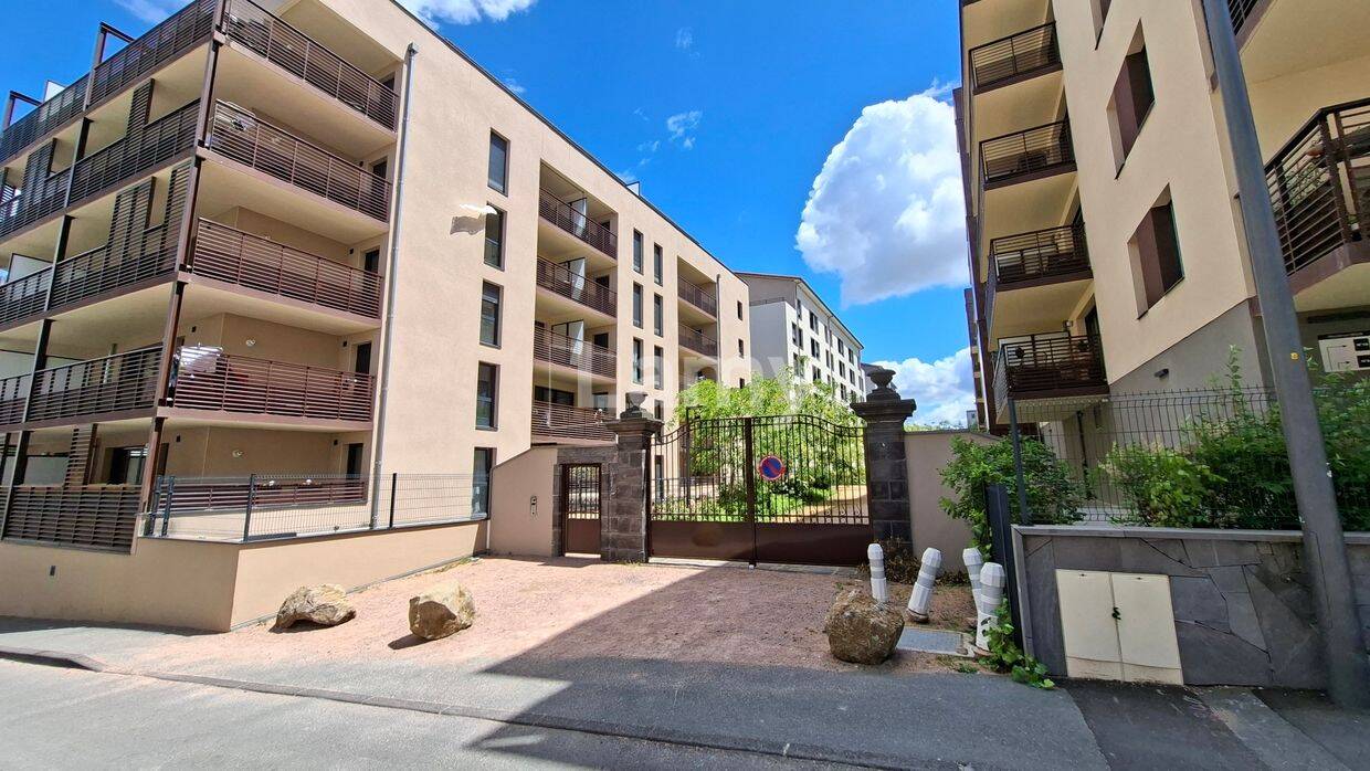 Appartement 4 pièces 80 m² · à Clermont-Ferrand · 80,3 m² · 958 €