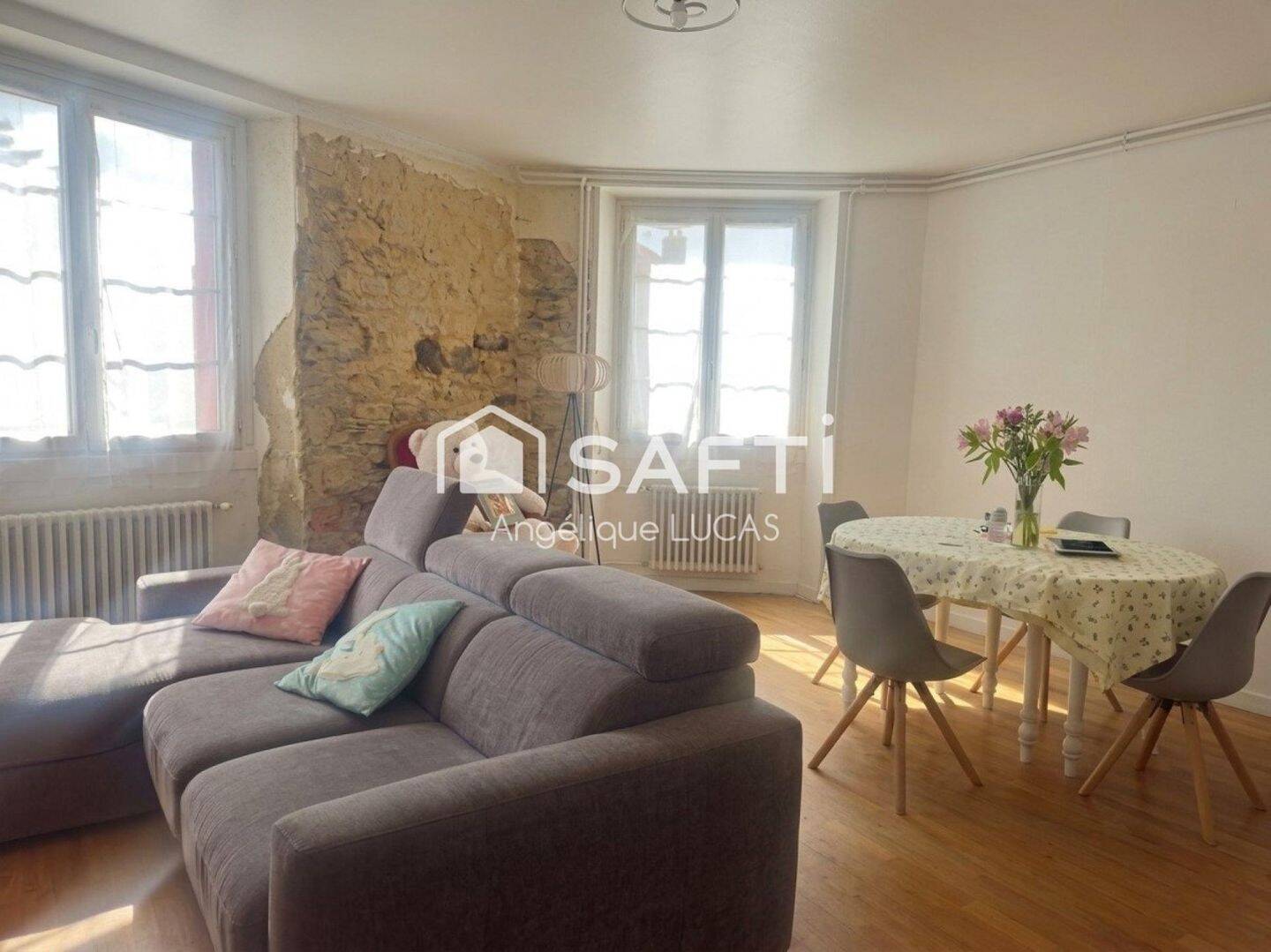 Maison 6 pièces 159 m² · à La Chaize-le-Vicomte · 159 m² · 140 000 €