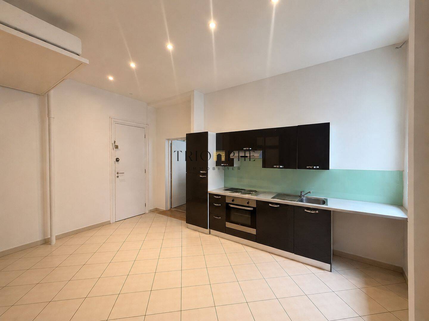 Appartement 1 pièce 28 m² · à Paris 17ème Arrondissement · 27,9 m² · 1 190 €/mois