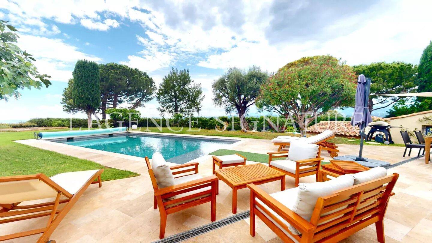 A LOUER NICE FABRON - VILLA 6P AVEC PISCINE — 2