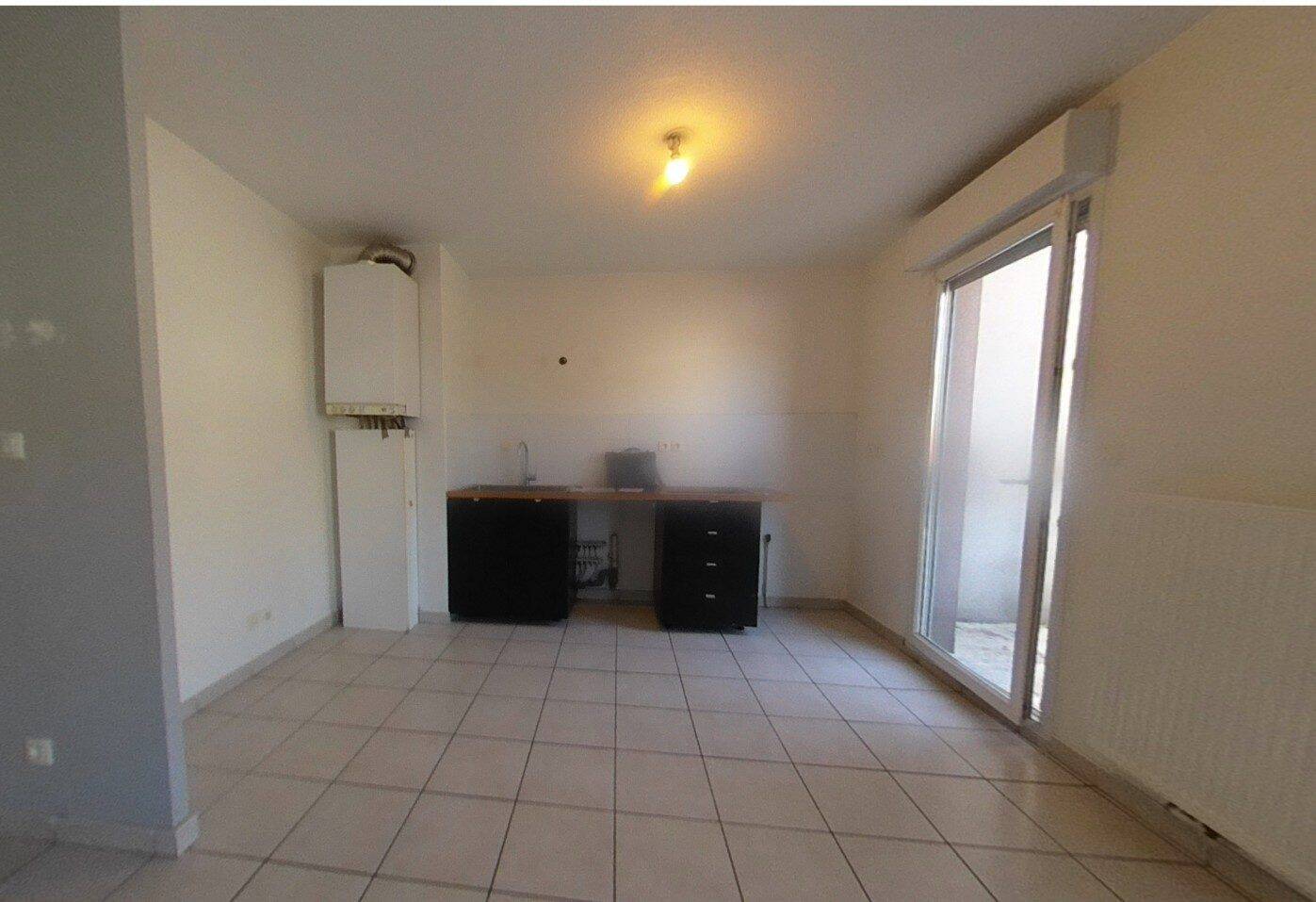 Appartement 3 pièces 69 m² · à Saint-Fons · 69 m² · 945 €