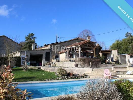 Maison à vendre 234 000 € 7 pièces 4 chambres 129 m² 1 907 m² de terrain Blanzaguet-Saint-Cybard 16320