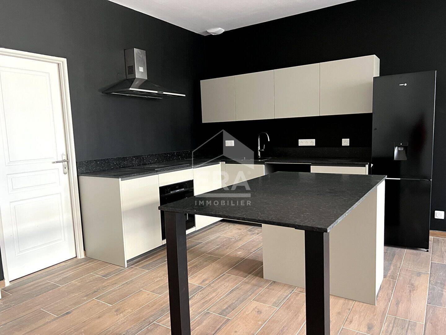 Appartement 5 pièces 141 m² · à Byans-sur-Doubs · 140,5 m² · 240 000 €