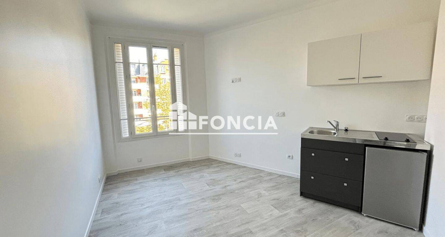 Appartement 1 pièce 15 m² · à Paris 20ème Arrondissement · 14,5 m² · 584 €